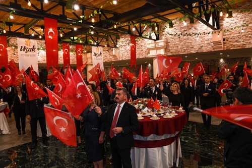 Vali Dr. Turan Ergün ve Hanımefendi Hülya Ergün’ün ev sahipliğinde 29 Ekim Cumhuriyet Bayramı dolayısıyla Kabul Töreni düzenlendi