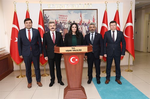 65. Hükümet Çalışma ve Sosyal Güvenlik Bakanı AK Parti Adana Milletvekili Sayın Jülide Sarıeroğlu  Vali Dr. Turan Ergün'ü makamında ziyaret etti