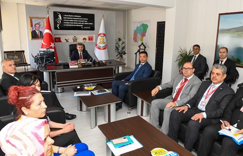 Vali Dr. Turan Ergün, İl Özel İdaresi Genel Sekreterliğini ziyaret etti