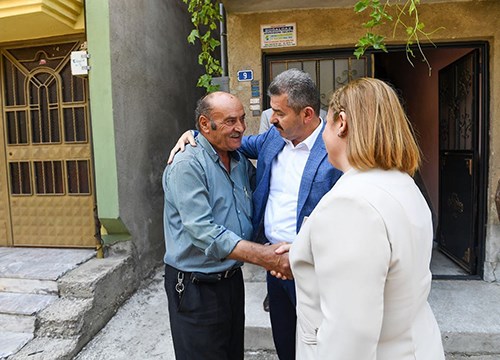 Vali Dr. Turan Ergün, 15 Temmuz Şehidi Mehmet Çetin'in babasını evinde ziyaret etti